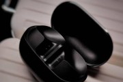 如何查看蓝牙耳机的品牌和型号？识别方法有哪些？