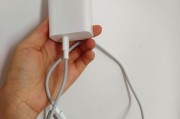 手机充电器两个接口的用途是什么？