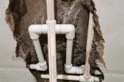 燃气灶漏水的解决方法（解决燃气灶漏水问题的实用技巧）
