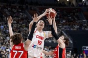 中国女篮不敌日本！赛后这位球迷的评论亮了，被8000多人点赞
