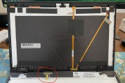 液晶电视屏幕拆卸及排线步骤是什么？