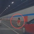 造成隧道拥挤的电动车女已“社死”：交警出手，名声和口碑都没了