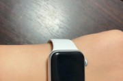 欧泰苹果手表怎么开机？开机后如何进行基本设置？