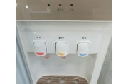 解决美的饮水机漏水问题（简单修复方法助您解决饮水机漏水困扰）