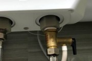 解决热水器水箱漏水的方法有哪些？解决热水器水箱漏水的详细方法