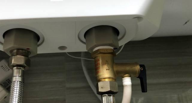 解决热水器水箱漏水的方法有哪些？解决热水器水箱漏水的详细方法