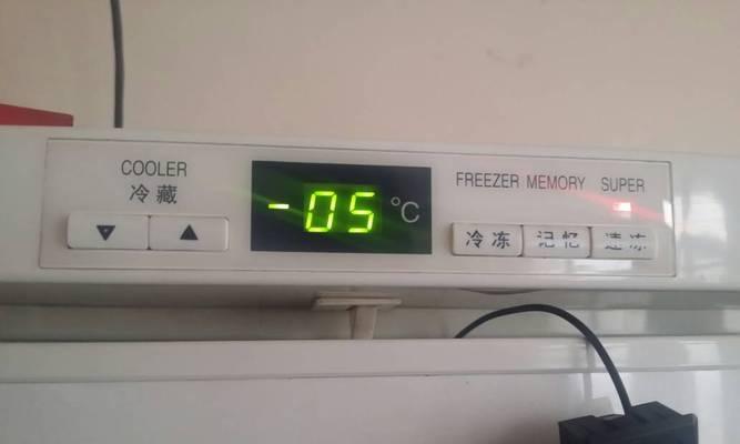 冰柜冷藏发臭的原因是什么？如何有效解决？