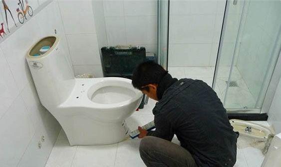 马桶漏水是什么原因？哪些部位需要检查？