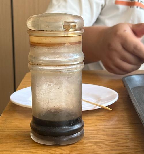 热水器托盘是什么材质？托盘材质对安全有何影响？