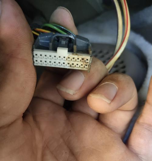 汽车网关推针操作步骤是什么？推针后如何检查连接状态？