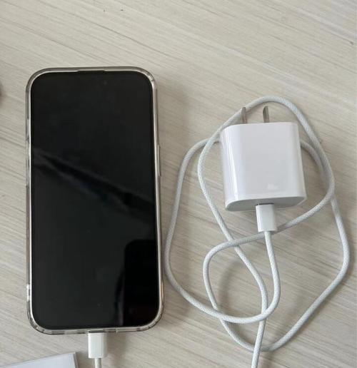 苹果15电话充电器使用方法是什么？使用中应注意什么？