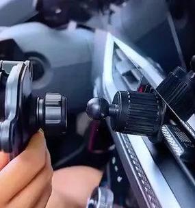 手机支架粘贴条正确贴法是什么？如何保证粘贴牢固？