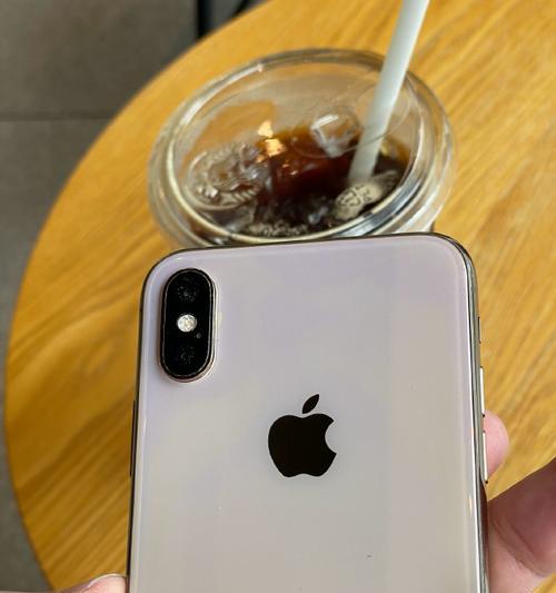 手机前置摄像头如何自行清理灰尘？清洁步骤和注意事项是什么？