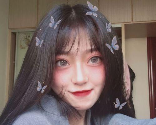 美颜相机怎么p戴眼镜框？如何在照片中添加眼镜效果？