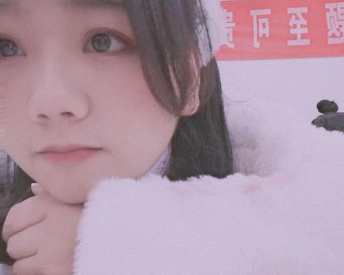 美颜相机怎么p戴眼镜框？如何在照片中添加眼镜效果？