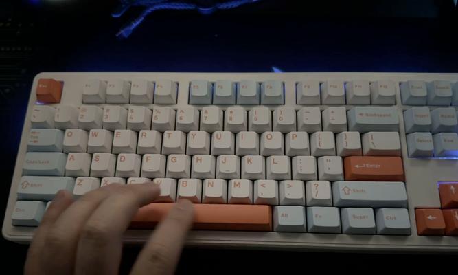 键盘顶手是什么意思？键盘顶手的常见问题和解决方法是什么？