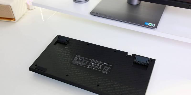 键盘背后的标签具体名称是什么？