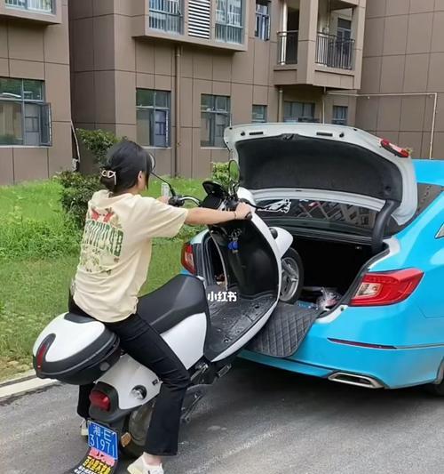 四轮电瓶车没电拖车的方法是什么？