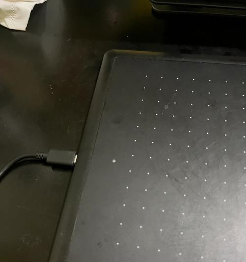 戴尔电脑快充盖子打不开怎么办？