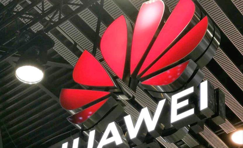 华为Mate90配置曝光，全球首发隐藏式FaceID，提前暴打iPhone18？