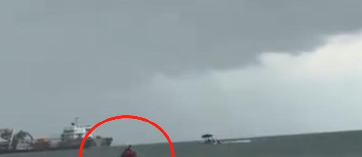 两艇相撞两人身亡后续！死状太惨烈，知情人曝猛料，乘客并不无辜