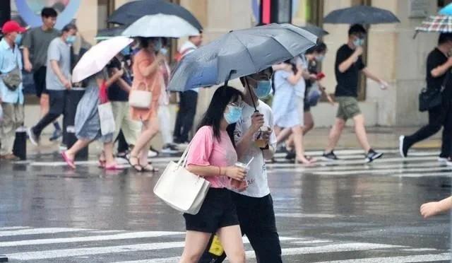 8月这波雨势有点猛！广东多地雷雨暴发，3日粤北珠三角暴雨来袭
