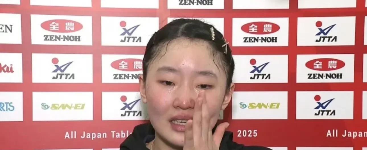 张本美和尴尬！控诉早田医疗暂停使用教练，张本智和决赛用了3个
