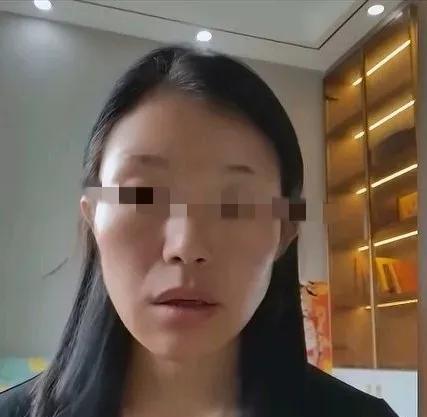 安阳逆行违停女子反击：男司机太坏了，对方恶意冷静激怒自己。