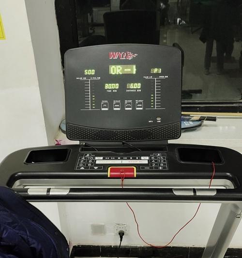 寒冷的天气如何应对跑步机训练（保持运动的关键在于找到适合的室内锻炼方式）