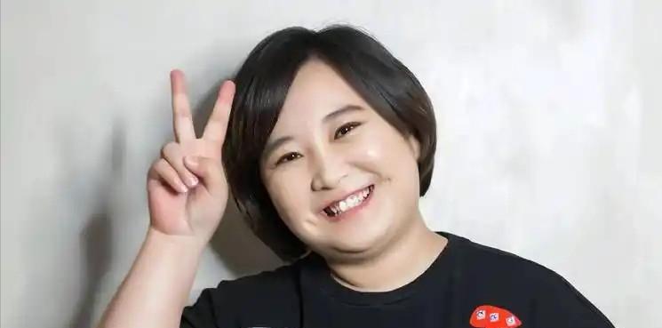 退出春晚、被综艺"开除"，"消失"1年后，贾玲官宣喜讯，全网恭喜
