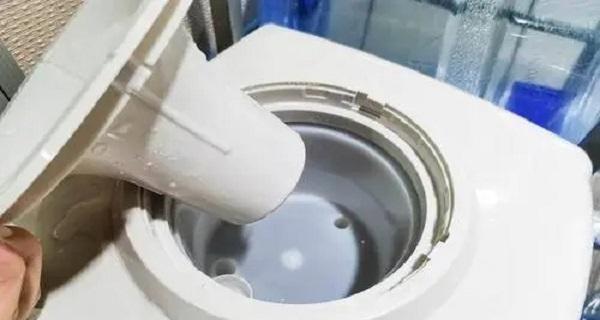 饮水机回水过多的原因及修复方法（探究饮水机回水过多的根本问题与解决方案）