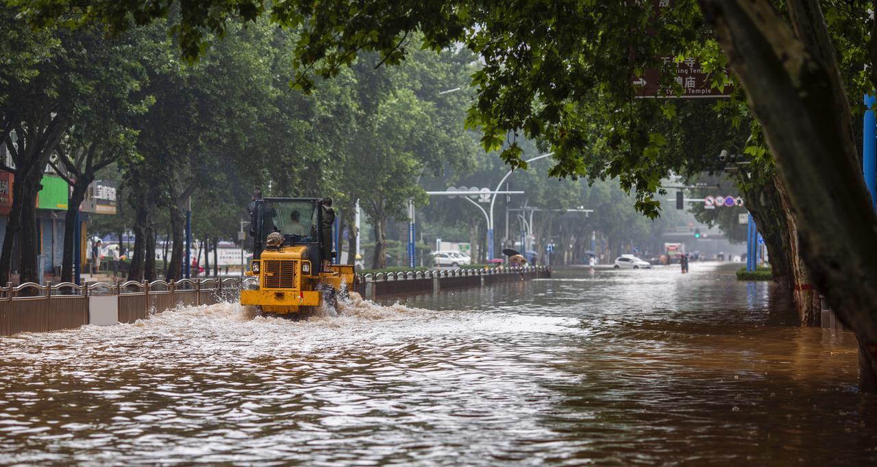 新一轮强降雨中心已定！8月30日天气预报，高温暴雨分布如下