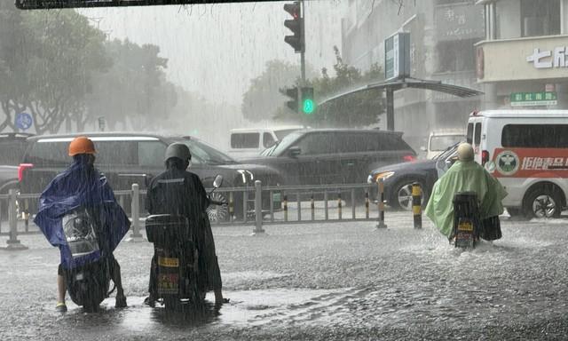 冷空气持续东移，新一轮降雨无缝衔接，明天7号大雨暴雨分布如下