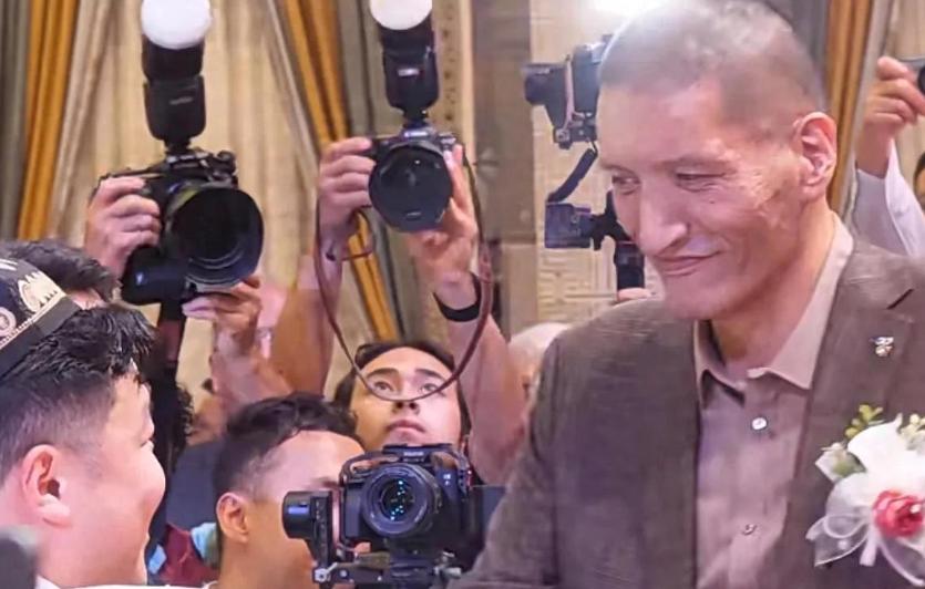 恭喜！巴特尔女儿结婚，篮球界众星齐聚新疆，郭士强、吴庆龙到场