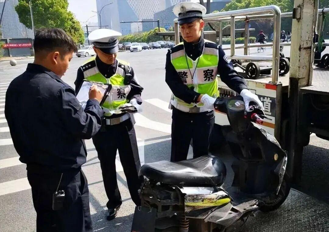 4月1日起，这2类电动车禁止上路！3种车放心骑，上路不查不罚不扣